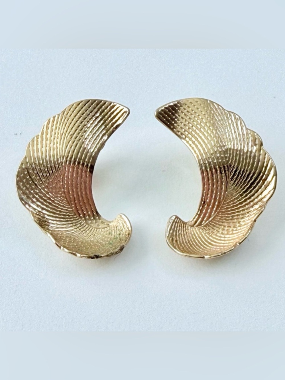 Vintage AVON Ribbed Gold Tone Fan Clip-On Earrings - 1980s Retro